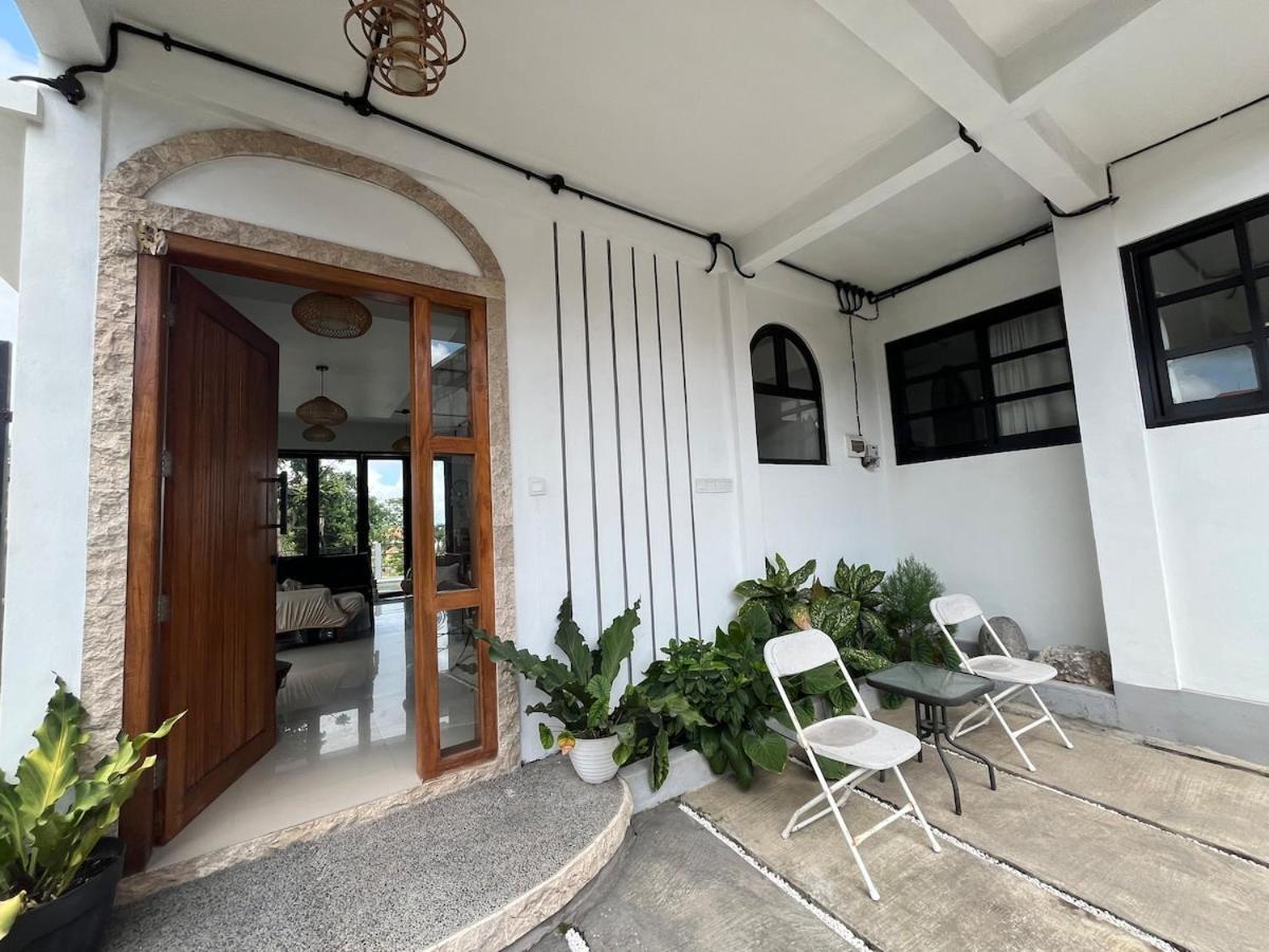 Villa De La Rose 1 Bedroom Ungasan Екстериор снимка